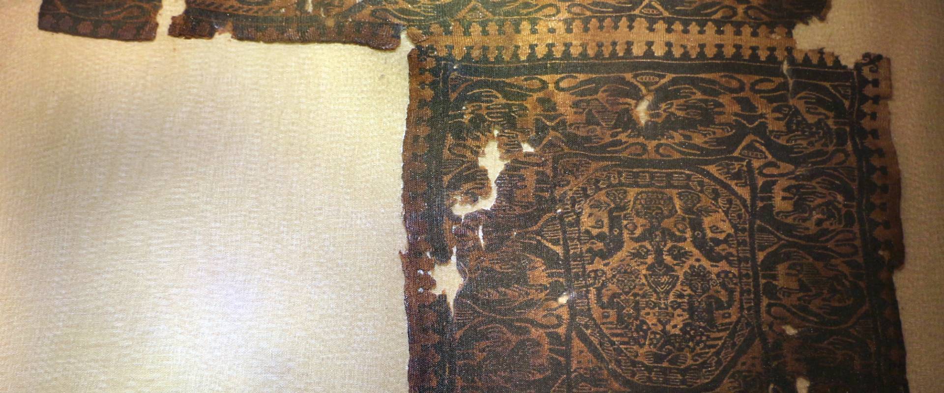 Egitto copto, clavo di tunica con inserto e nascita di afrodite, lana e lino, 590-610 dc ca photo by Sailko